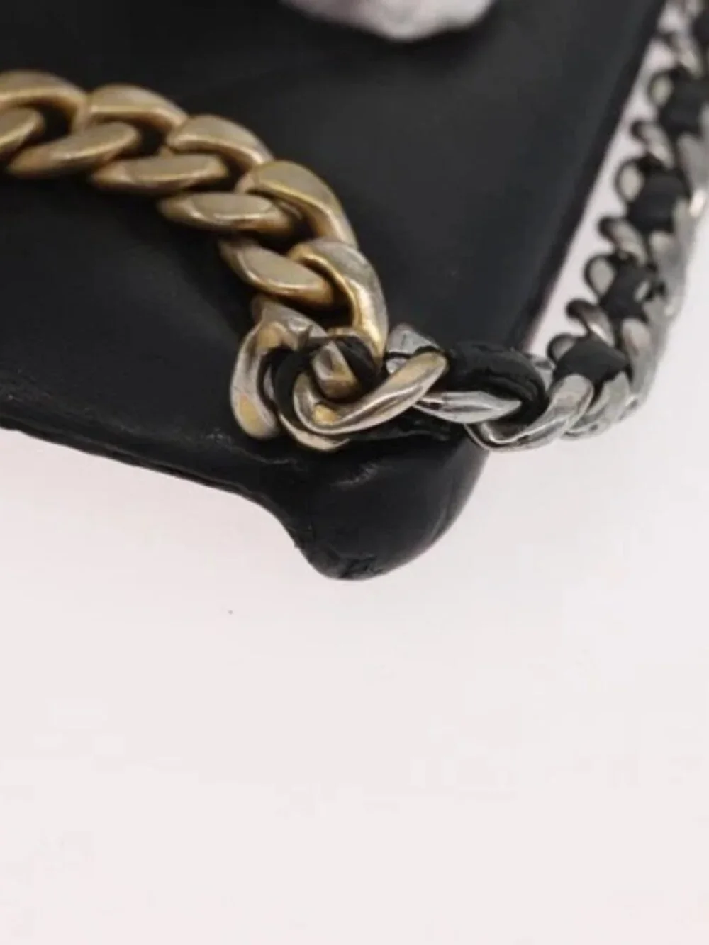 CHANEL Matelasse Chain iPhone Case Bag Lamb Skin Black Gold CC Auth BA12149A